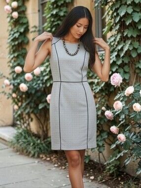 H&M Off White Sheath Dress with Black Piping Women's Sz 4 Fitted Chic Tailored